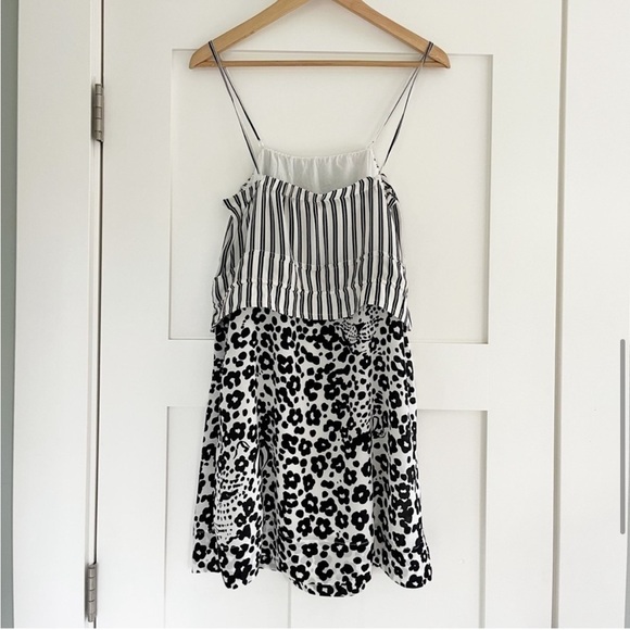 See By Chloe Animal Print Silk Mini Dress Sz 4 - Picture 9 of 13